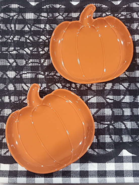 Other - 🎃 Set Of 2 Cute Melamine Orange Pumpkin Plates